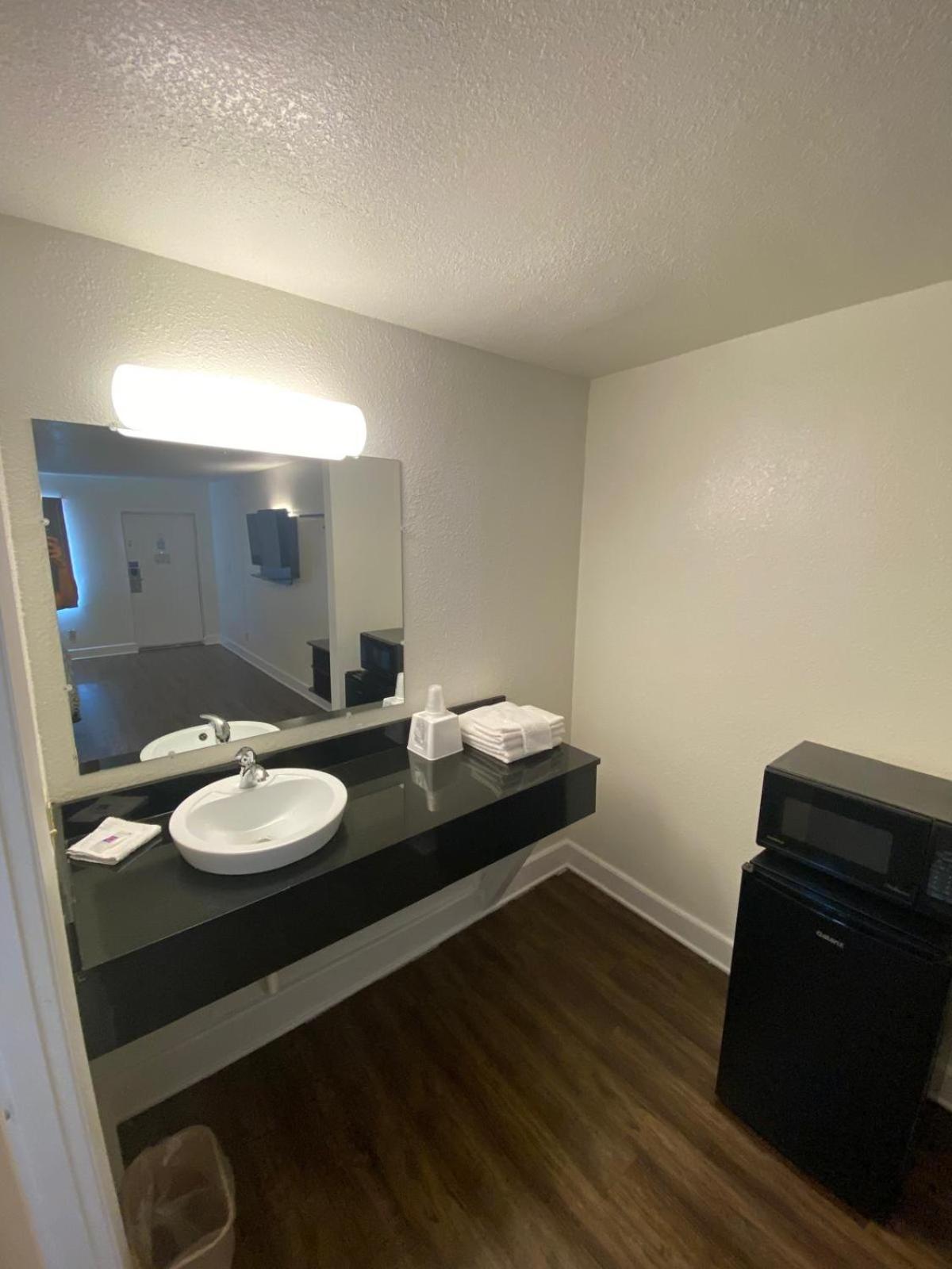Motel 6 Manchester Tn Экстерьер фото