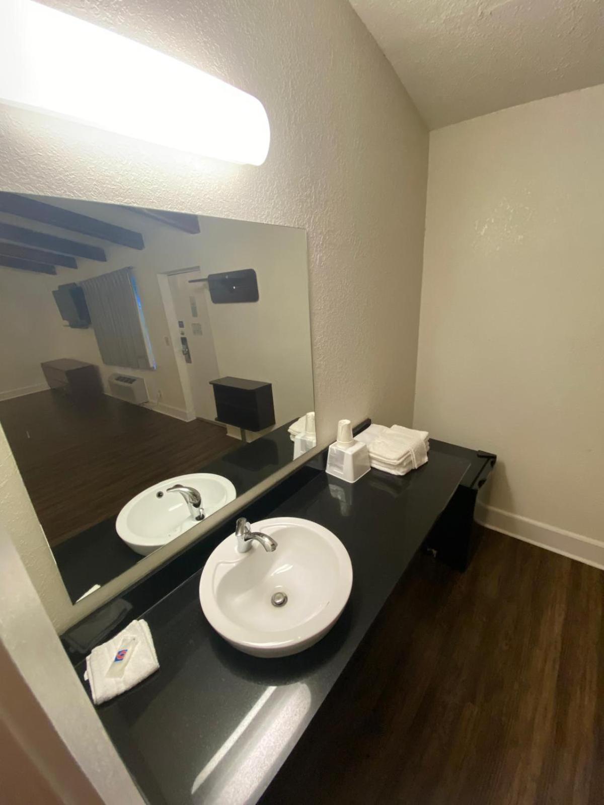 Motel 6 Manchester Tn Экстерьер фото